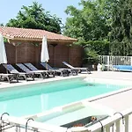 Hotel Au Feu De Bois