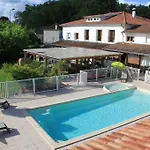 Hotel Au Feu De Bois