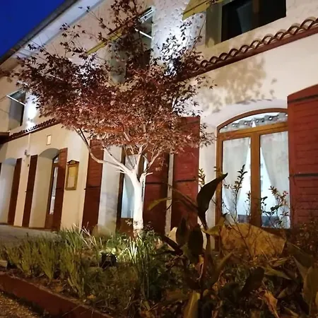 Отель Au Feu De Bois Amou