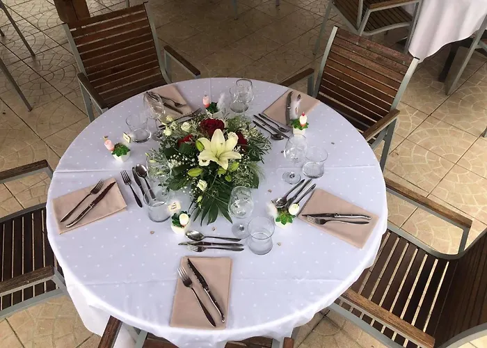 Отель Au Feu De Bois