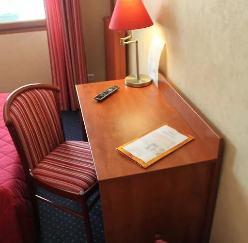 Au Feu De Bois Отель