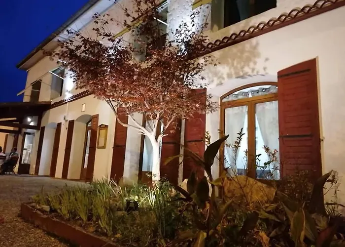 Отель Au Feu De Bois Amou