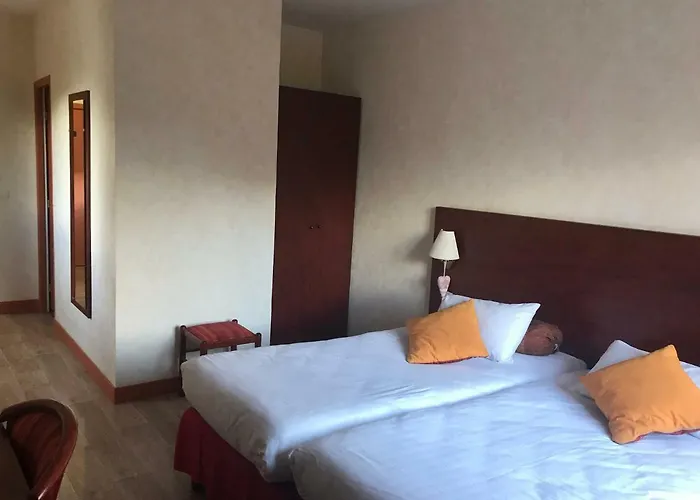 Отель Au Feu De Bois