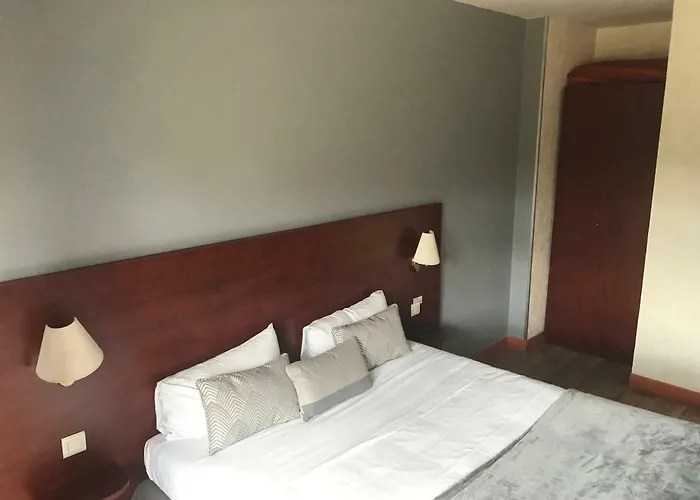 Au Feu De Bois Hotel